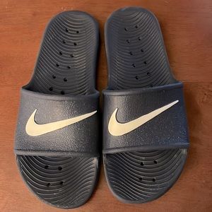 Nike Navy Slides, Men’s 9, Women’s 10